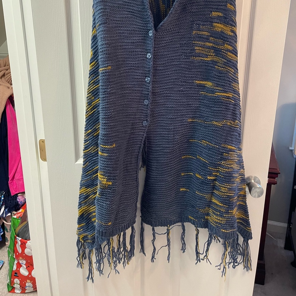 LulaRoe Shaw - Picture 3 of 4
